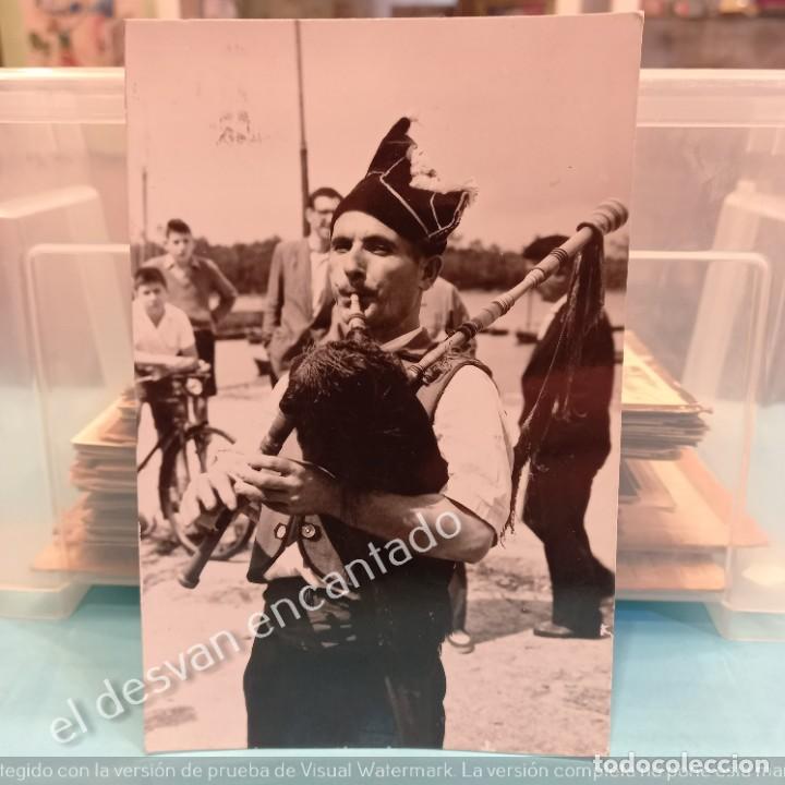 Postcards: Postal costumbrista. GAITEROS GALLEGOS