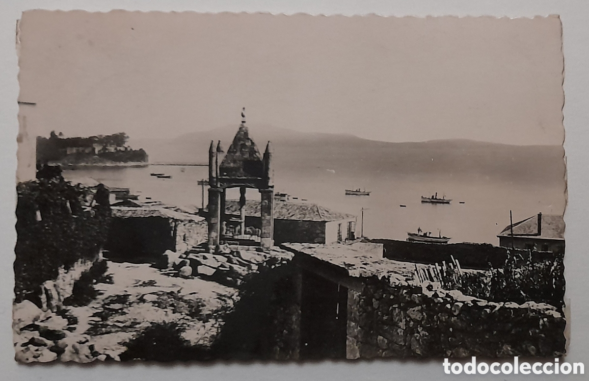 Postales: 2 - BAYONA (Galicia) Monumento a la Sant&iacute;sima Trinidad. Ediciones ARRIBAS. Circulada