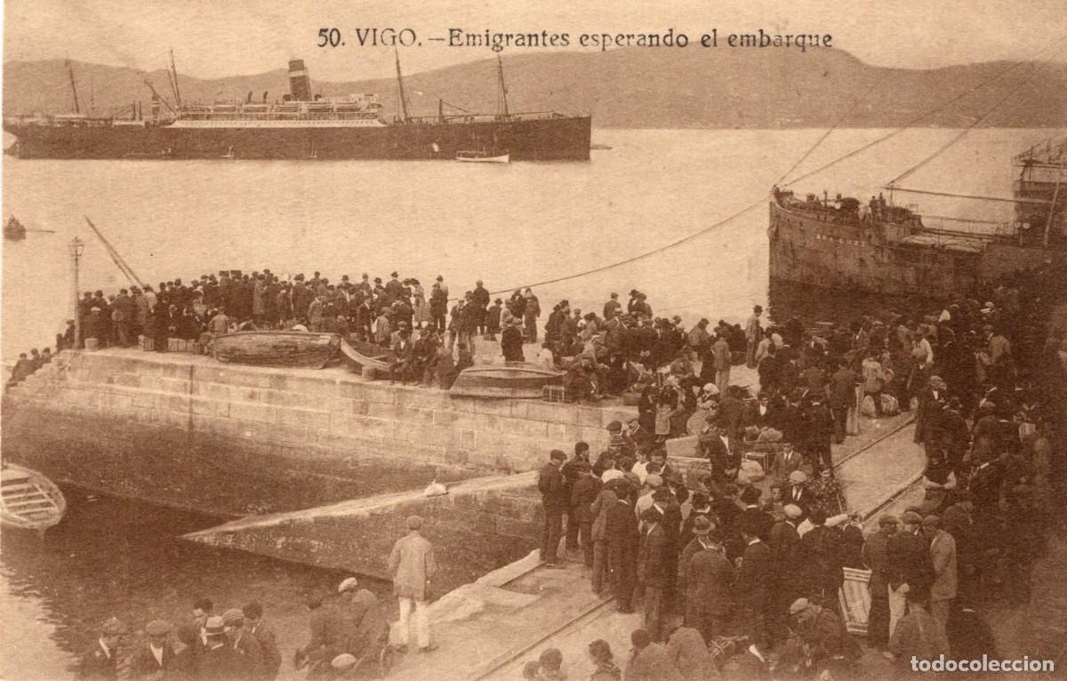 Postales: VIGO. 50 EMIGRANTES ESPERANDO EL EMBARQUE - Foto 1