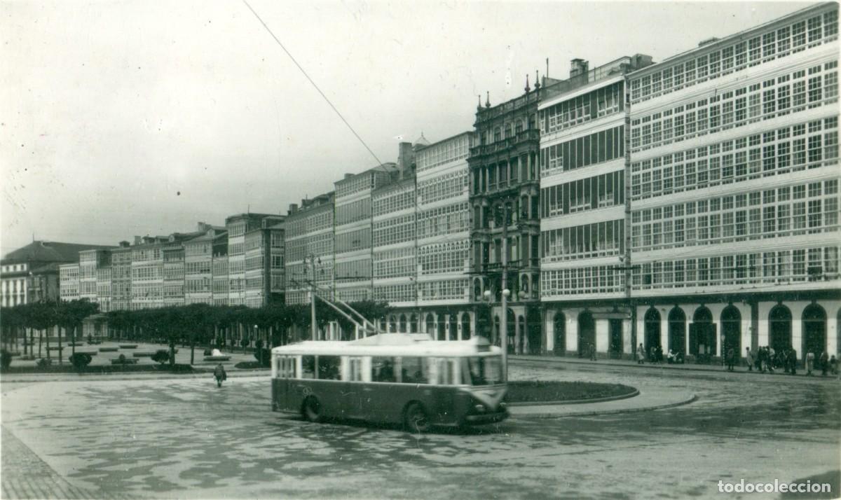 Postales: CORU&Ntilde;A. AVENIDA DE LA MARINA. TRANVIA. CIRCULADA EN 1956.