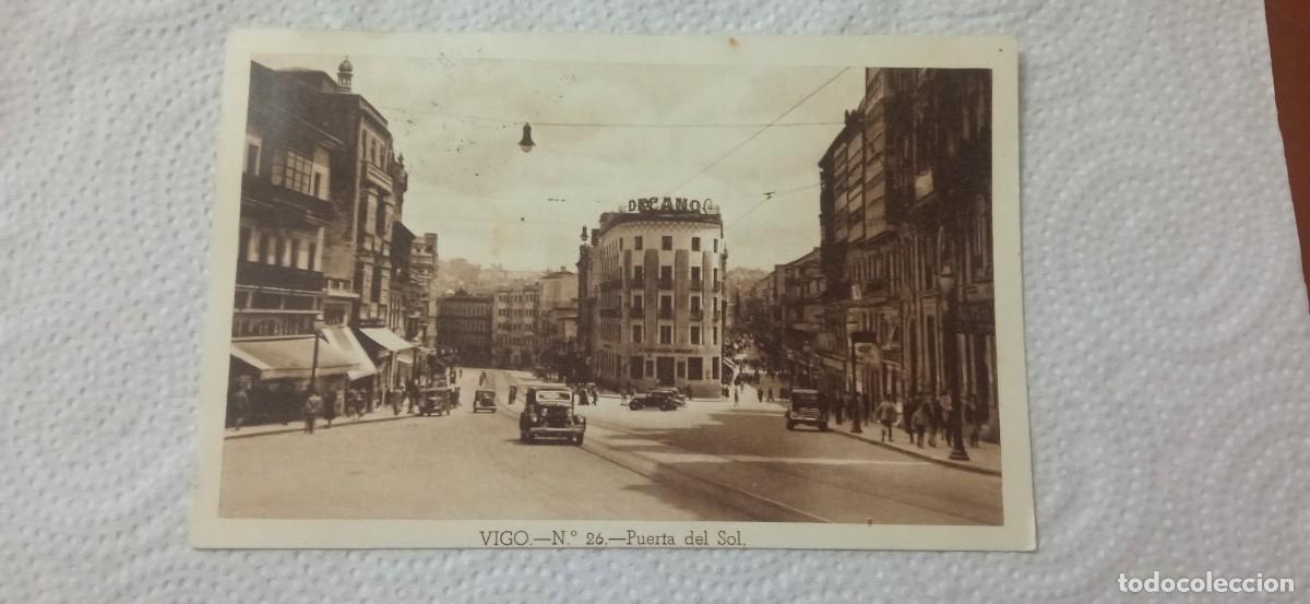 Postales: POSTAL DE VIGO PUERTA DEL SOL CIRCULADA 1949 - Foto 1