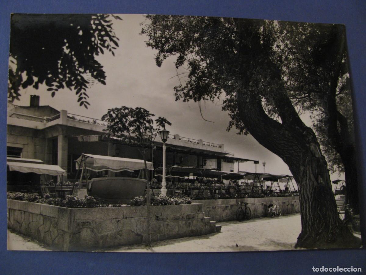 Postales: POSTAL FOTOGR&Aacute;FICA DE VILLAGARCIA. TERRAZA DEL BALNEARIO EN PLAYA DE COMPOSTELA. ARRIBAS.