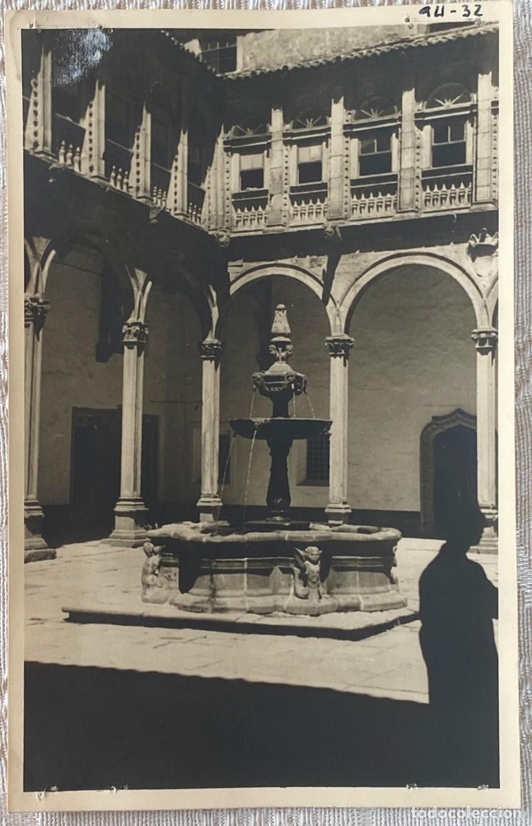 Cartes Postales: ANTIGUA FOTOGRAFIA DE SANTIAGO DE COMPOSTELA, HOSPITAL REAL 1946, TAMA&Ntilde;O POSTAL MIDE 14 X 9 CMS.