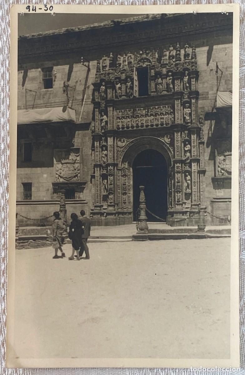 Cartes Postales: ANTIGUA FOTOGRAFIA DE SANTIAGO DE COMPOSTELA, 1946, TAMA&Ntilde;O POSTAL MIDE 14 X 9 CMS.