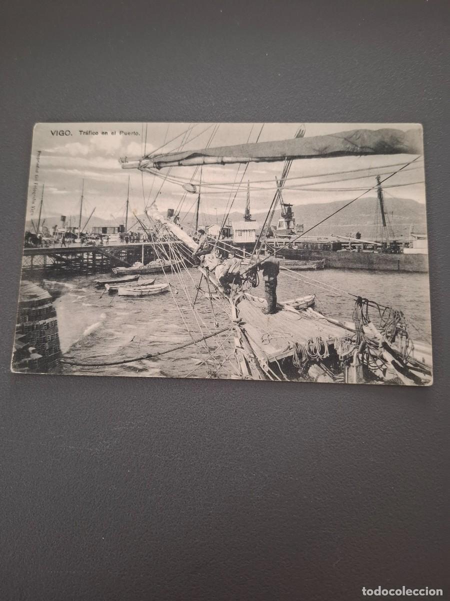 Postales: Postal - Vigo - tr&aacute;fico en el puerto - Foto 1