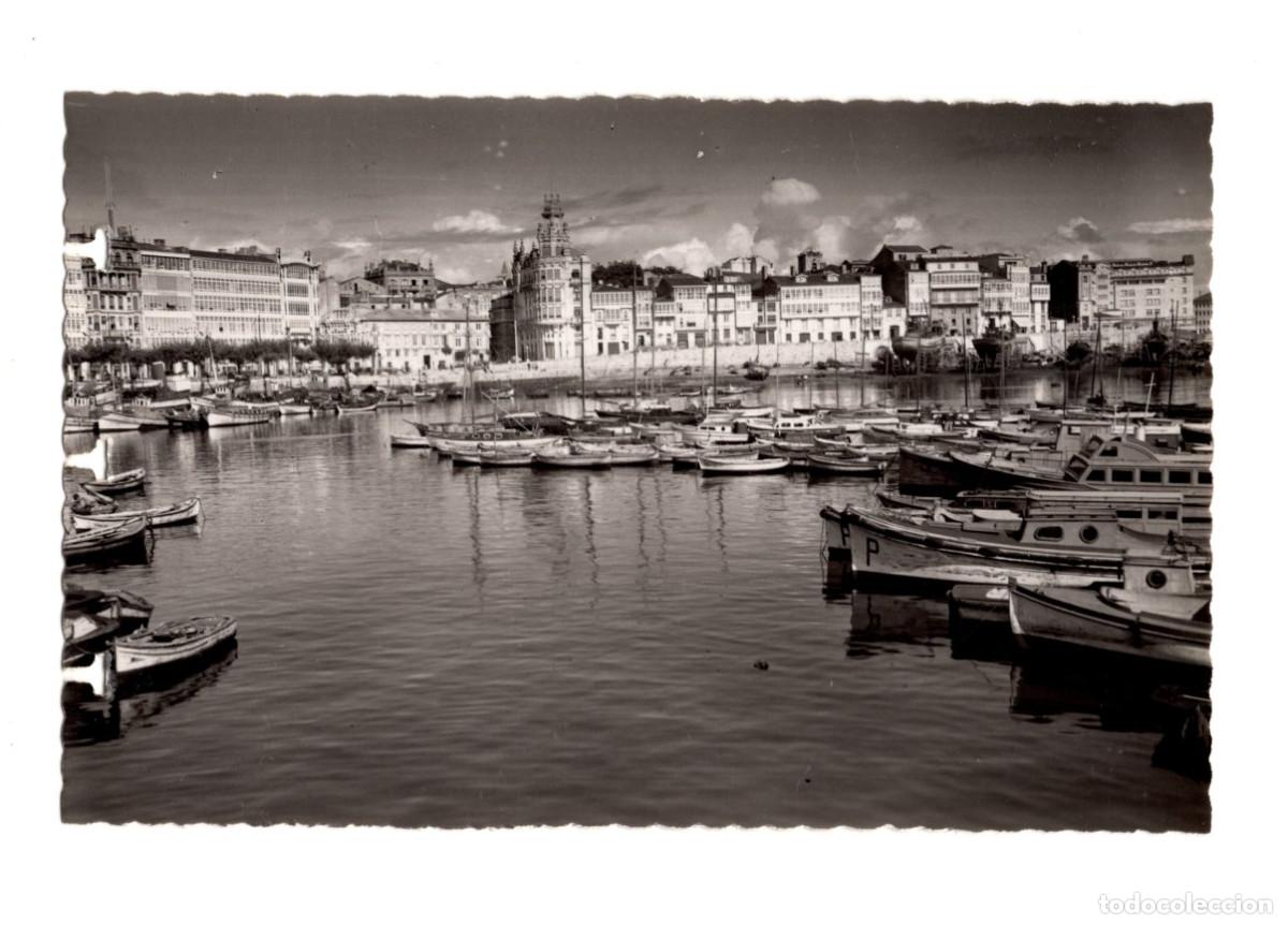 Postales: CORU&Ntilde;A.- D&Aacute;RSENA Y PASEO. - Foto 1