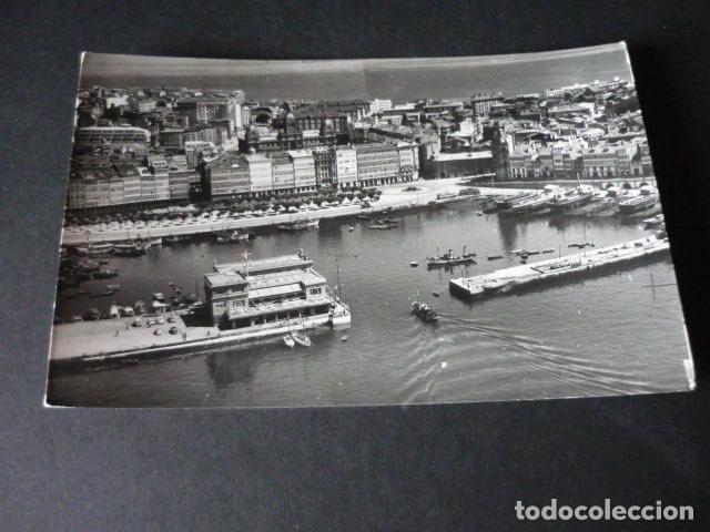 Postales: LA CORU&Ntilde;A LA DARSENA Y AVENIDA DE LA MARINA