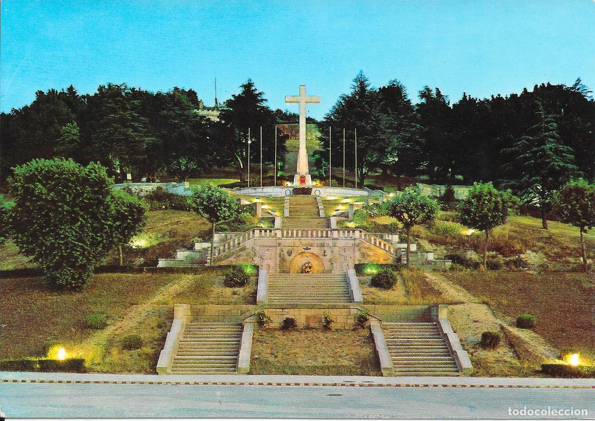 Postales: [POSTAL] Monumanto a los Ca&iacute;dos. Vigo (Pontevedra) (sin circular)