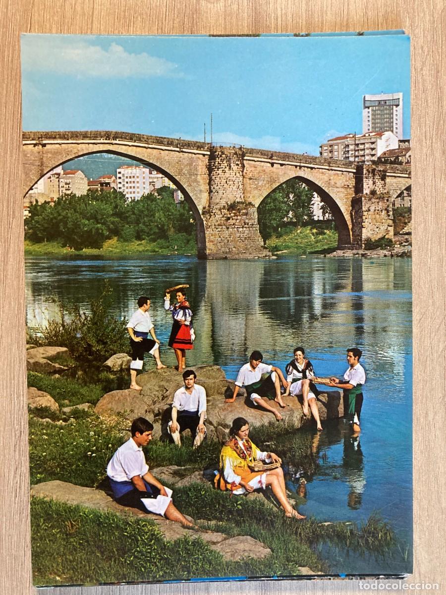 Postales: POSTAL, ORENSE, 2036, ORENSE, PUENTE ROMANO SOBRE EL RIO MI&Ntilde;O Y GRUPO TIPICO