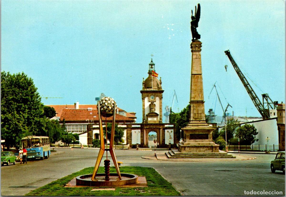 Postales: El Ferrol del Caudillo - Plaza de Camilo Alonso Vega - Monumento a los Ca&iacute;dos -Fama 3542- 150x103mm