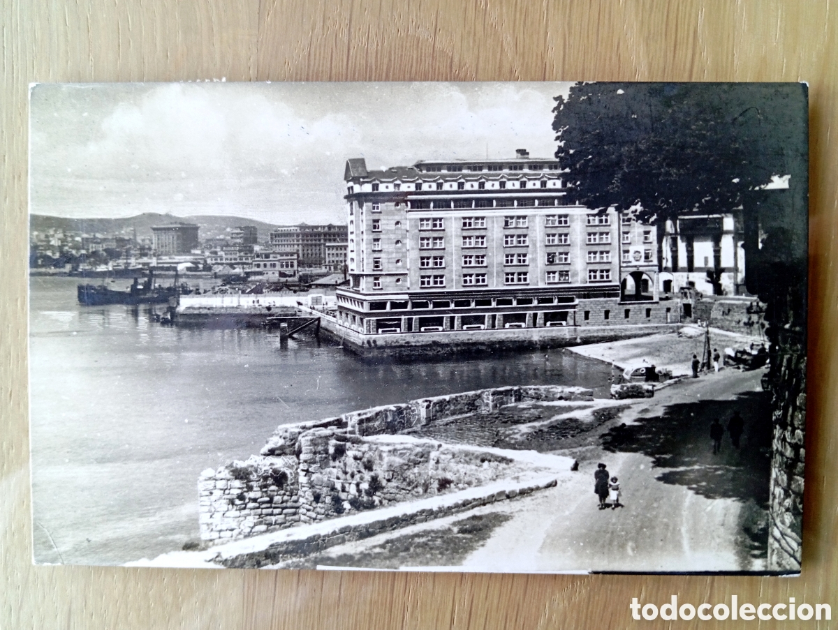 Postales: POSTAL PONTEVEDRA HOTEL FINISTERRE DESDE EL JARD&Iacute;N DE SAN CARLOS FOTO BLANCO CIRCULADA 1953