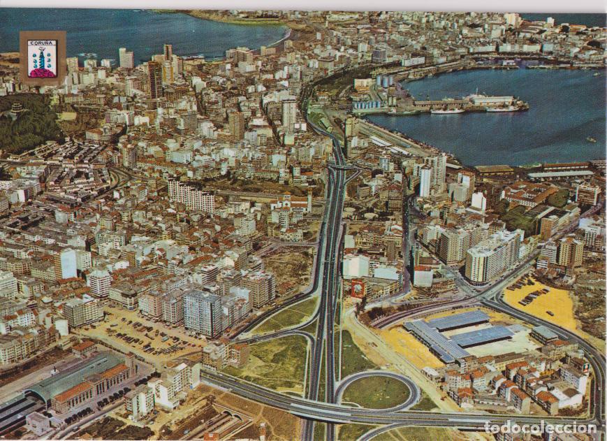 Postales: LA CORU&Ntilde;A, VISTA A&Eacute;REA GENERAL - ESCUDO DE ORO N&ordm;84 - S/C