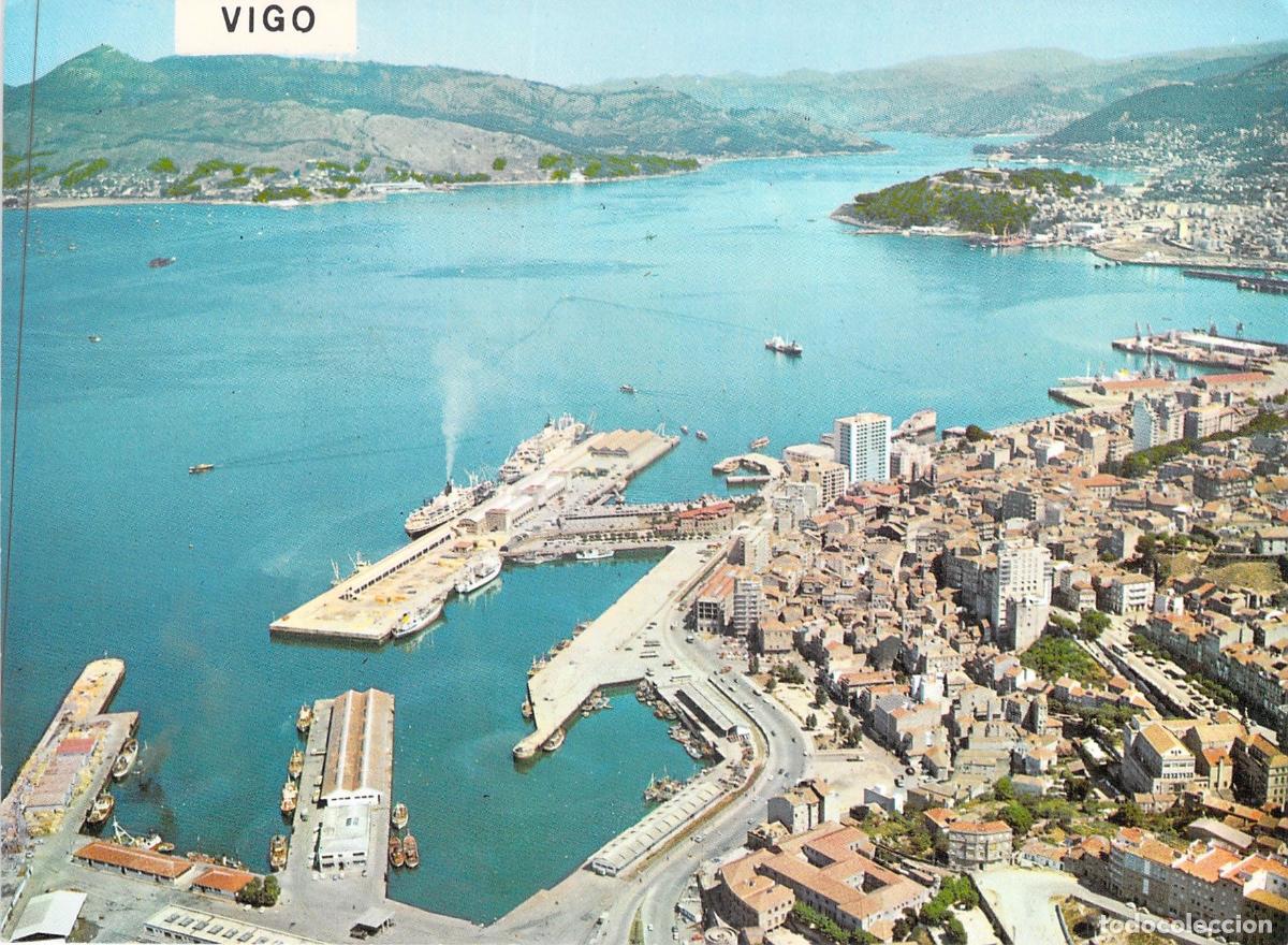 Postales: Postal de Vigo: Vista Parcial A&eacute;rea del Puerto y la Ciudad