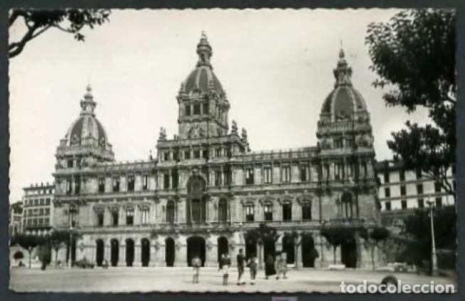 Postais: La Coru&ntilde;a. *El Ayuntamiento* Ed. Lujo n&ordm; 61. Nueva.
