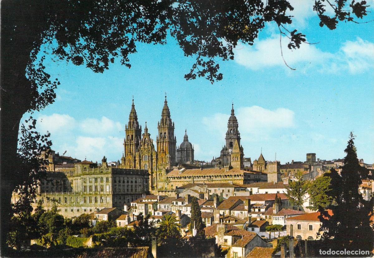 Postales: Postal de Santiago de Compostela: Catedral desde el Paseo de la Herradura