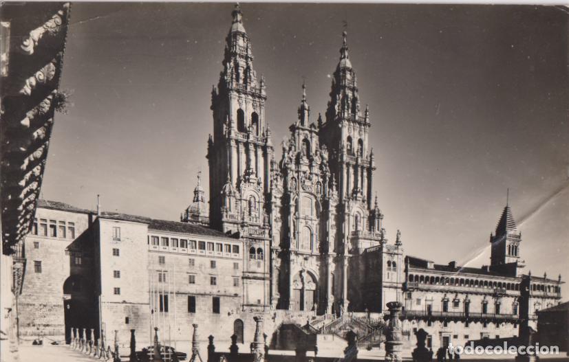 Postales: SANTIAGO DE COMPOSTELA, PLAZA DE ESPA&Ntilde;A Y CATEDRAL - POSTAL MADRID N&ordm;23 - CIRCULADA