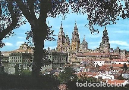 Postkarten: POSTAL A COLOR 2080 SANTIAGO DE COMPOSTELA LA CATEDRAL DESDE EL PASEO DE LA HERRADURA EDICIONES ARRI