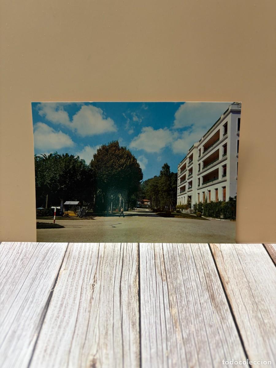 Postales: TARJETA POSTAL. PONTEVEDRA. 20.- ISLA DE LA TOJA. GRAN HOTEL Y JARDINES. EDICIONES ARRIBAS