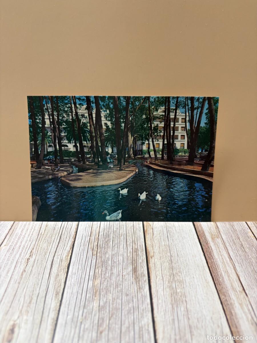 Postales: TARJETA POSTAL. PONTEVEDRA. N&ordm; 31.- ISLA DE LA TOJA. ESTANQUE Y GRAN HOTEL. EDICIONES ARRIBAS