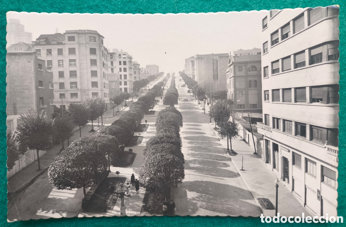 Postales: VIGO GRAN VIA POSTAL FOTOGR&Aacute;FICA PONTEVEDRA GALICIA C. 1955