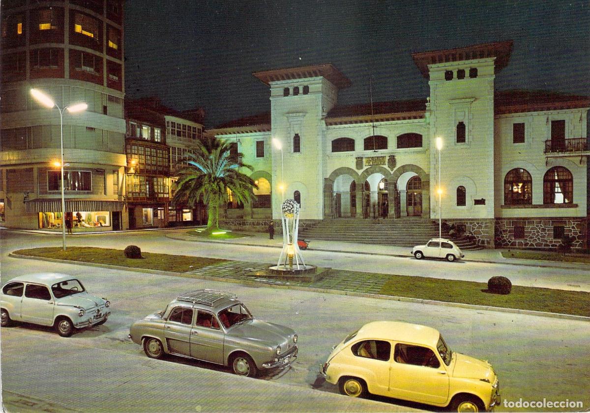 Postales: Postal de la Plaza de Camilo Alonso Vega en El Ferrol por la Noche