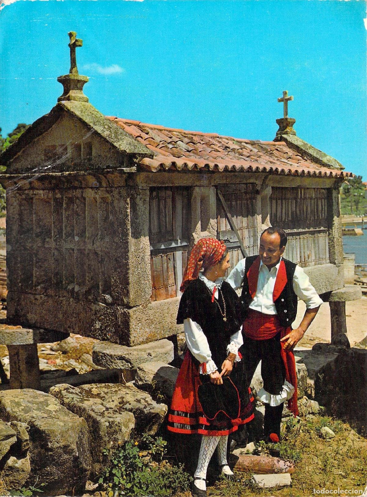 Postales: Postal de Galicia con H&oacute;rreo Tradicional y Pareja con Trajes T&iacute;picos