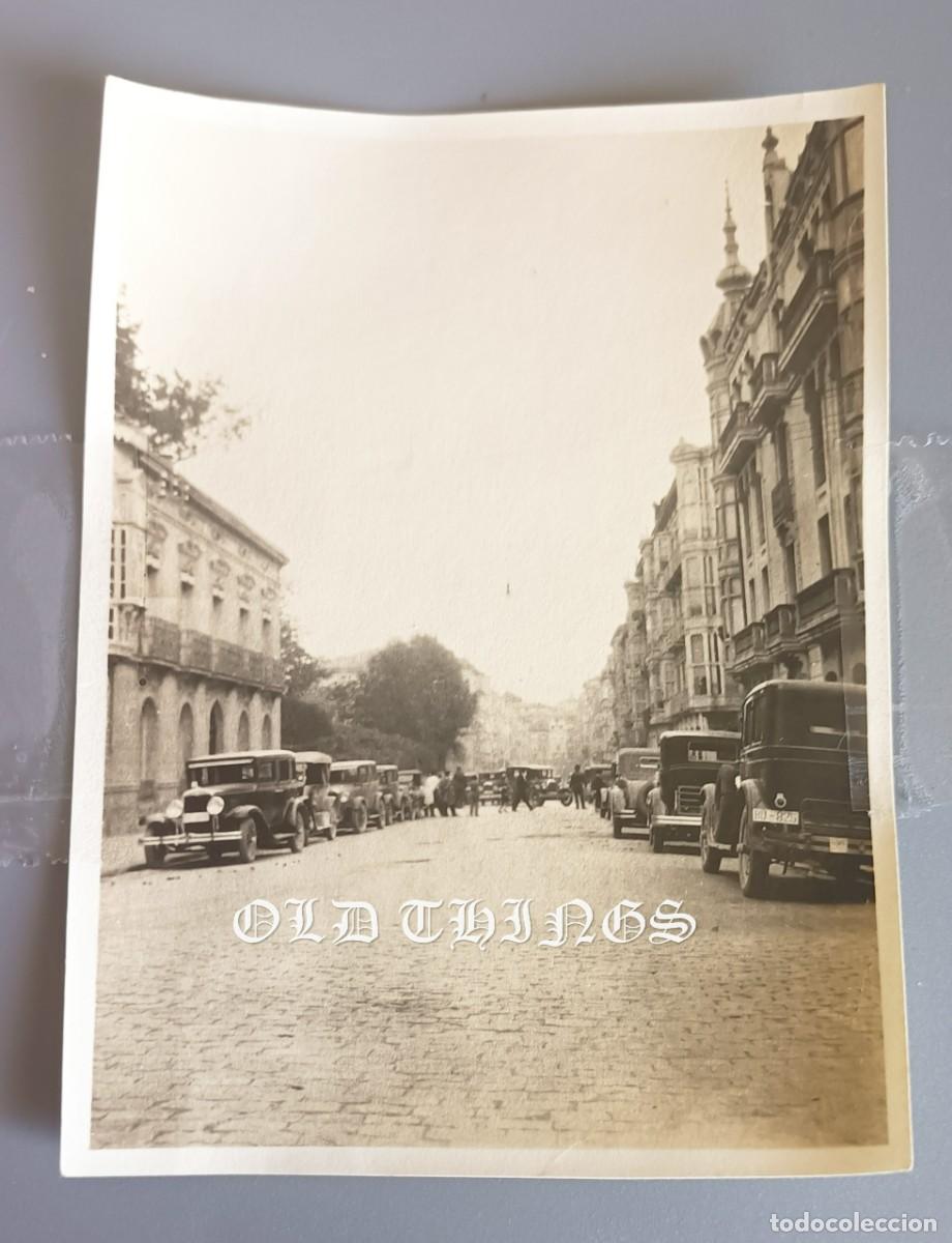 Postales: FOTOGRAFIA DE La calle Garc&iacute;a Barb&oacute;n en Vigo / COCHES COMO FORD MODELO A / PRINCIPIO DE LOS A&Ntilde;OS 30