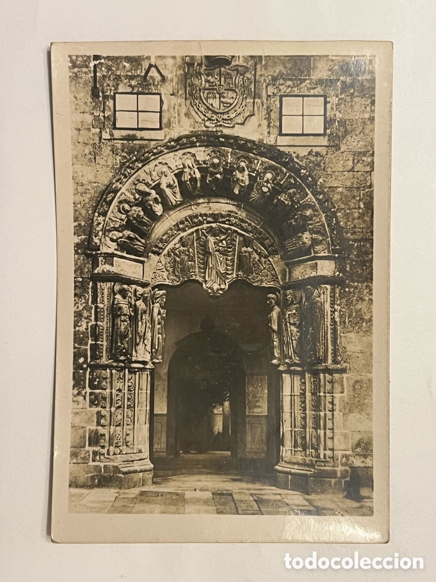 Postais: SANTIAGO. Postal No.25, Portada del Colegio de San Jer&oacute;nimo.. Heliotopia Art&iacute;stica Espa&ntilde;ola (a.1944)