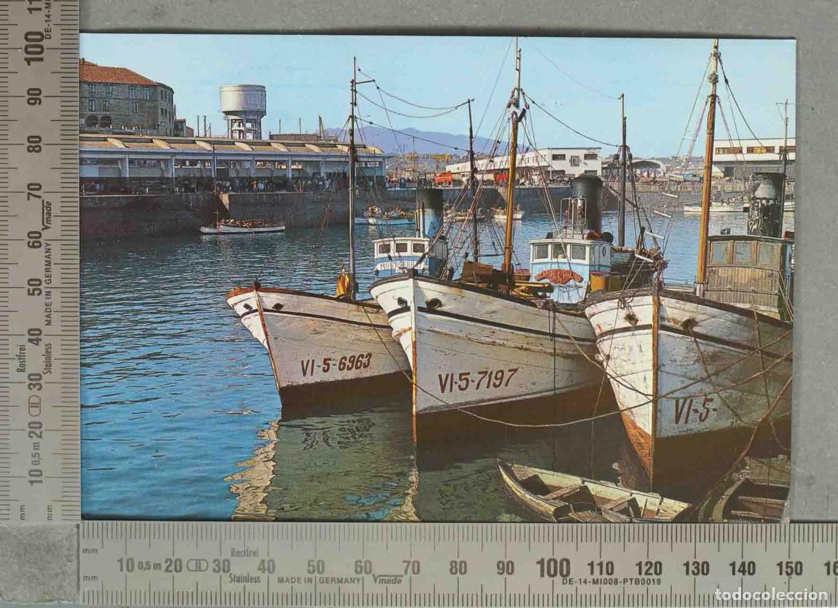 Postales: POSTAL. Vigo - Barcos pesqueros en el puerto