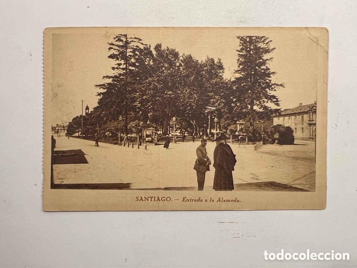 Postales: SANTIAGO (La Coru&ntilde;a) Postal Entrada a la Alameda. Gr&aacute;ficas Villarroya (a.1920) circulada