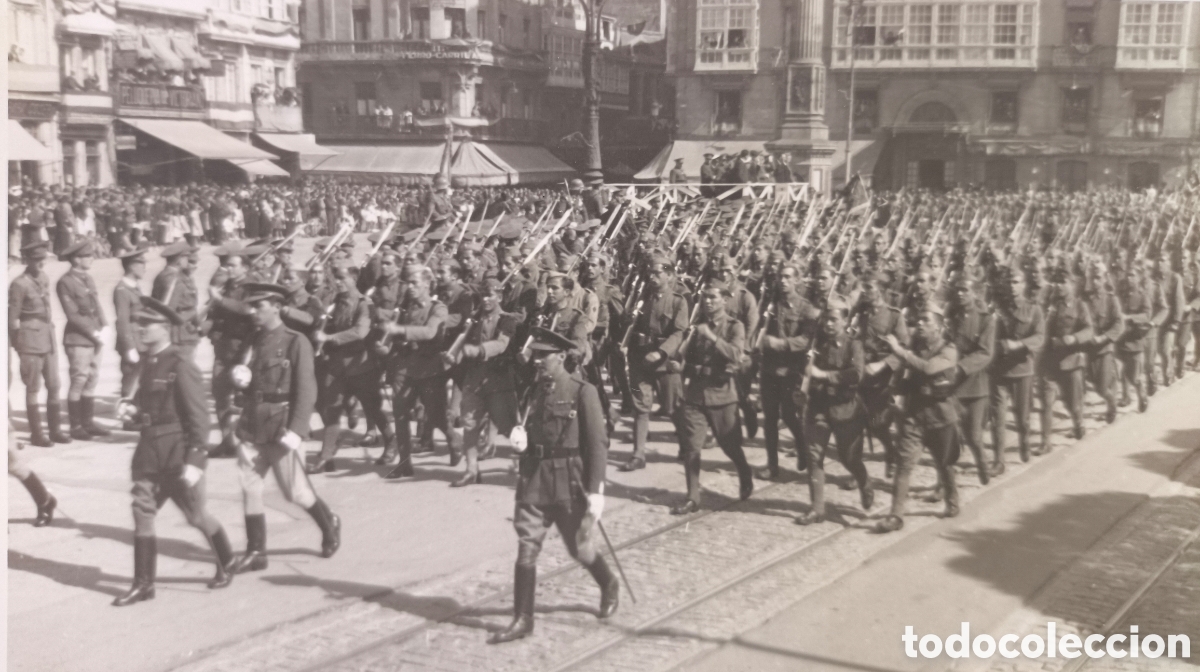 Postales: A CORU&Ntilde;A DESFILE MILITAR POSTAL FOTOGR&Aacute;FICA FOTOGRAF&Iacute;A BLANCO 1940