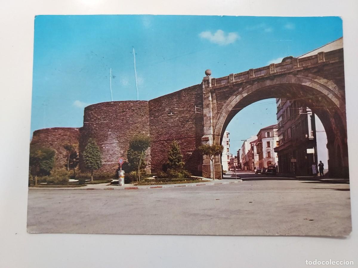 Postales: POSTAL LUGO MURALLAS Y ARCO. 1964. CIRCULADA. BUZON DE CORREOS