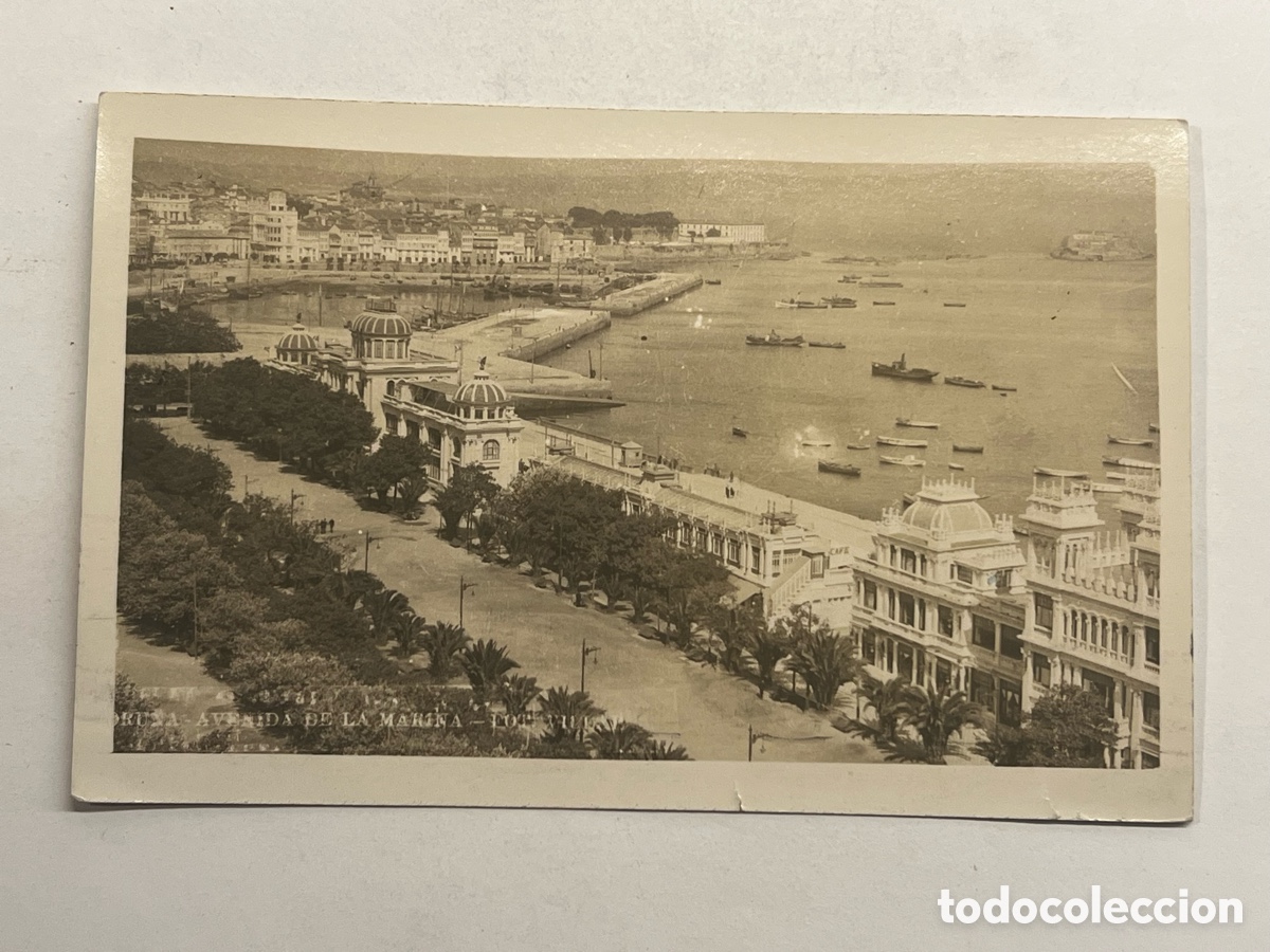 Postales: LA CORU&Ntilde;A. Postal fotogr&aacute;fica Avenida de la Marina.. Foto Villar (a.1935) Timbre Republica