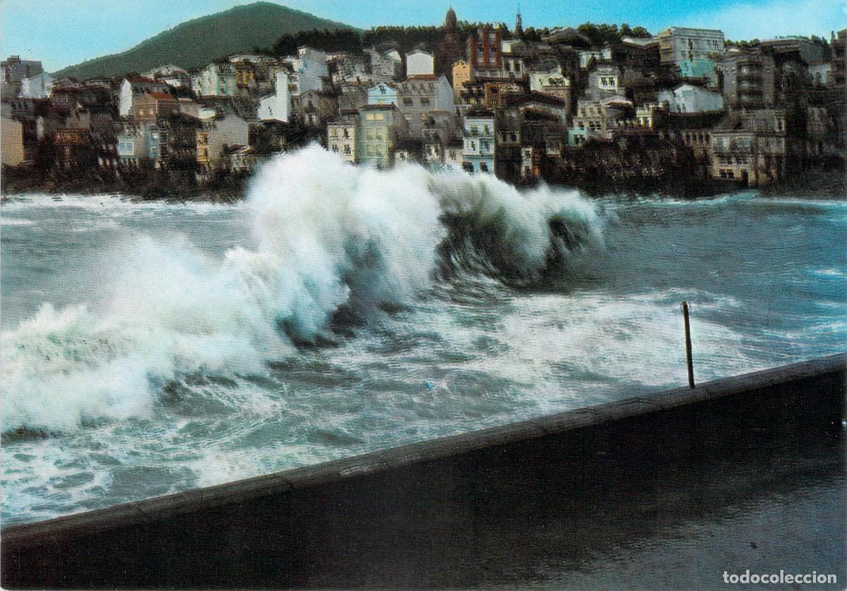 Postales: Postal de Pontevedra, Galicia con Rompeolas y Oleaje