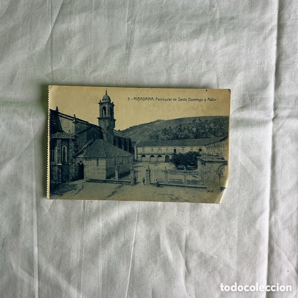 Postales: Postal Ribadavia Parroquial de Santo Domingo y Asilo Blanco y negro