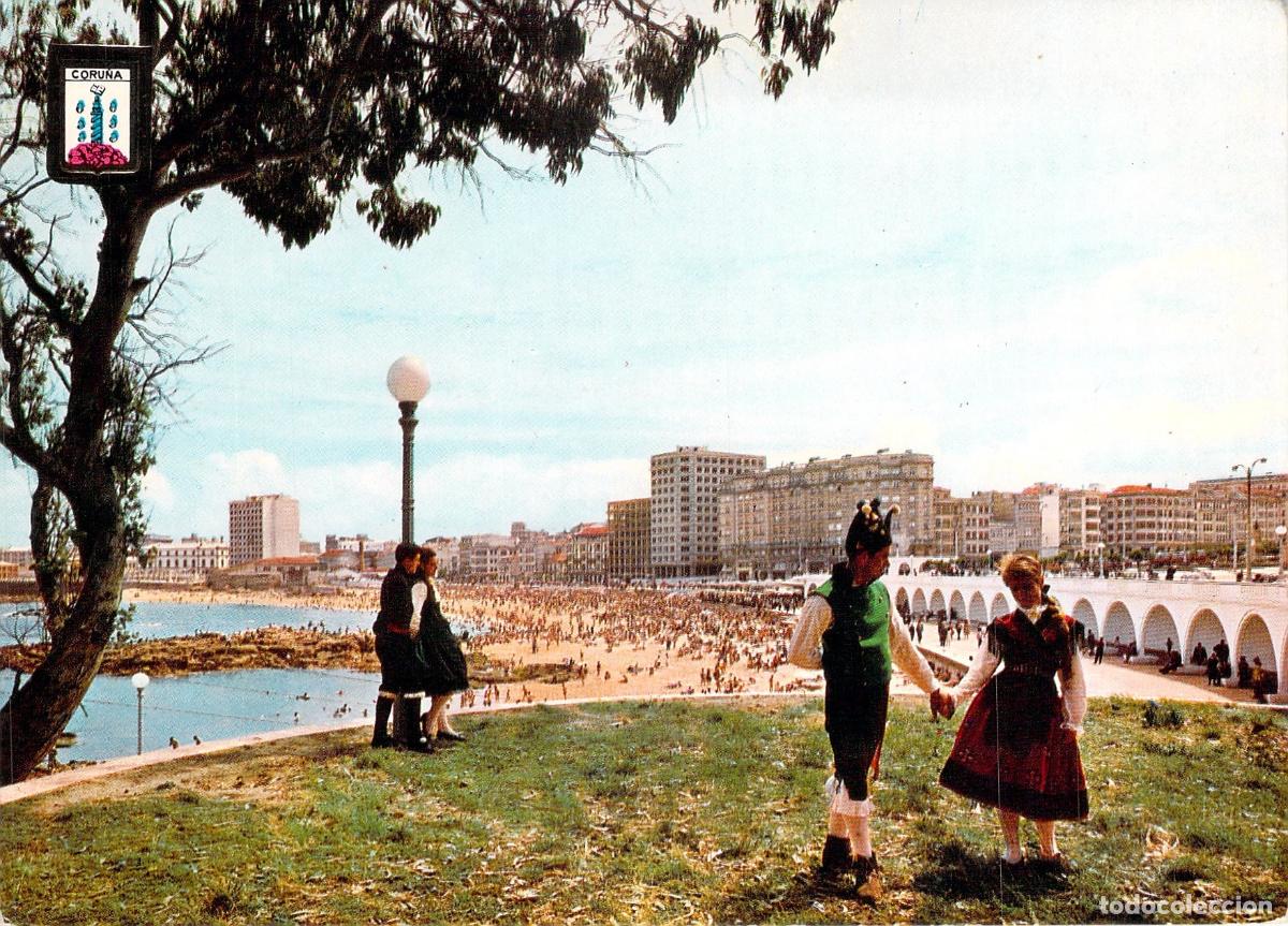 Postales: Postal de la Playa de Riazor en La Coru&ntilde;a