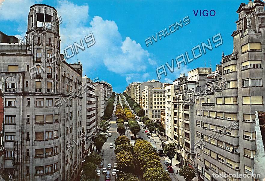 Postales: Avenida del General&iacute;simo de Vigo (Pontevedra) - Circulada con sello - 1973
