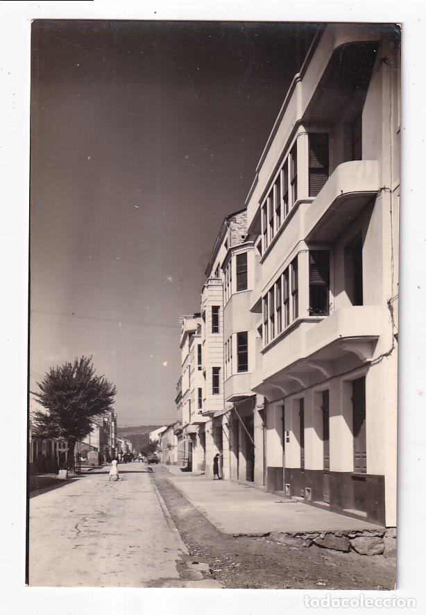 Postales: POSTAL. 4. SARRIA. CALLE DE CALVO SOTELO. LUGO. CIRCULADA EN 1966