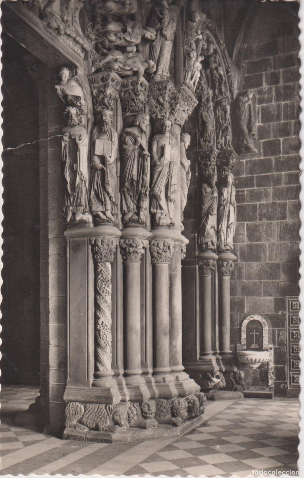 Postales: SANTIAGO DE COMPOSTELA, CATEDRAL, PORTICO DE LA GLORIA, PILAR DERECHO &ndash; ED.GARCIA GARRABELLA 72 &ndash; CI
