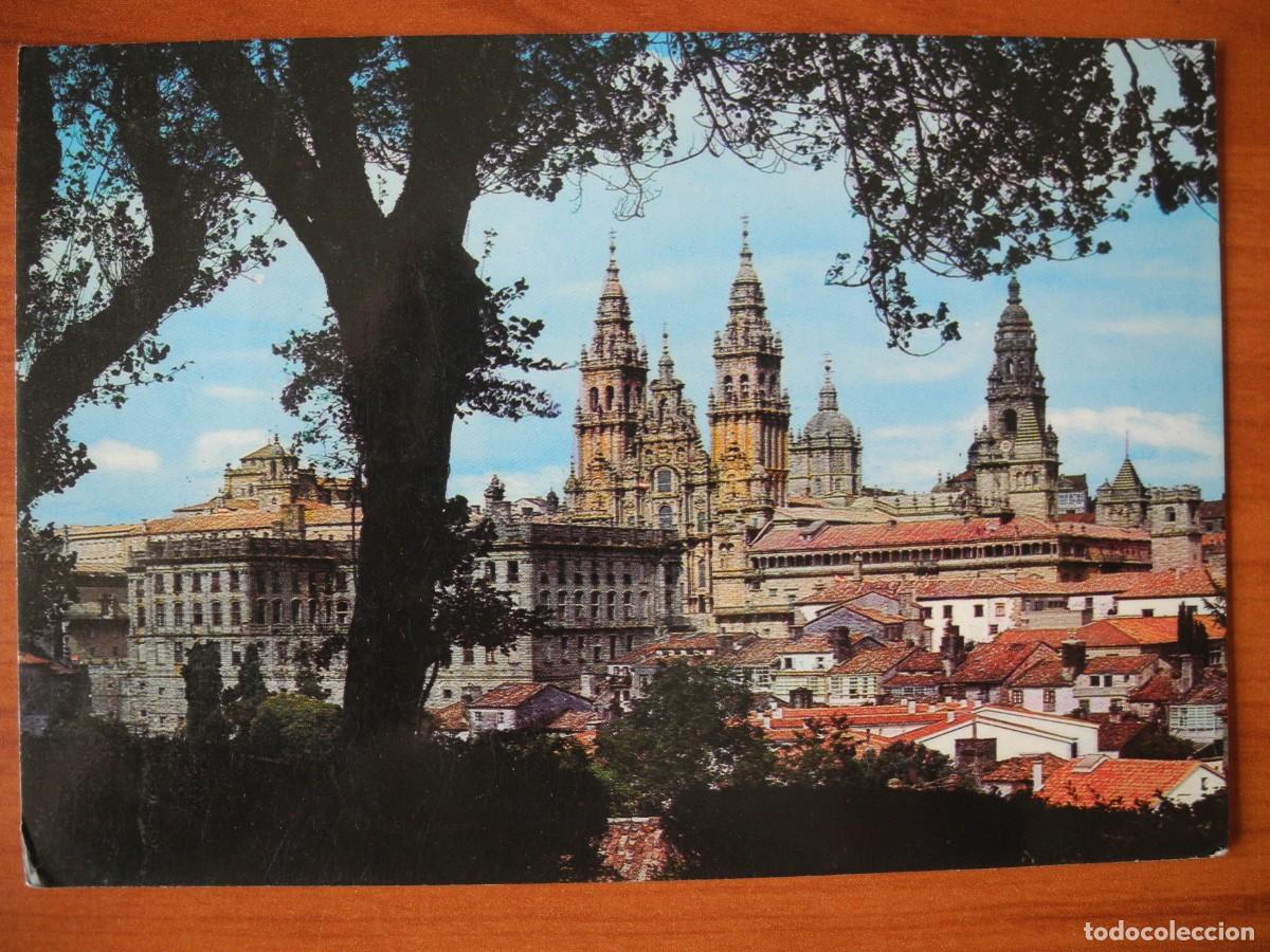 Postales: Santiago de Compostela. La Catedral desde el Paseo de la Herradura. Circulada 1988