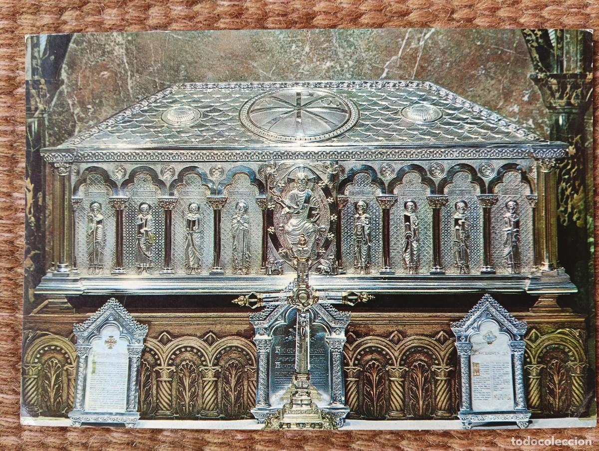 Postales: SANTIAGO DE COMPOSTELA - CATEDRAL - ARCA DE PLATA CON RELIQUIA DEL APOSTOL - ED. ARRIBAS