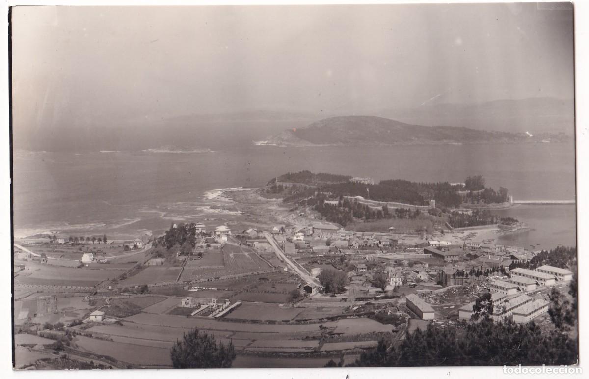 Postales: 7 Bayona. Castillo de Monterreal y rompeolas. Ediciones Artigot Sin circular.
