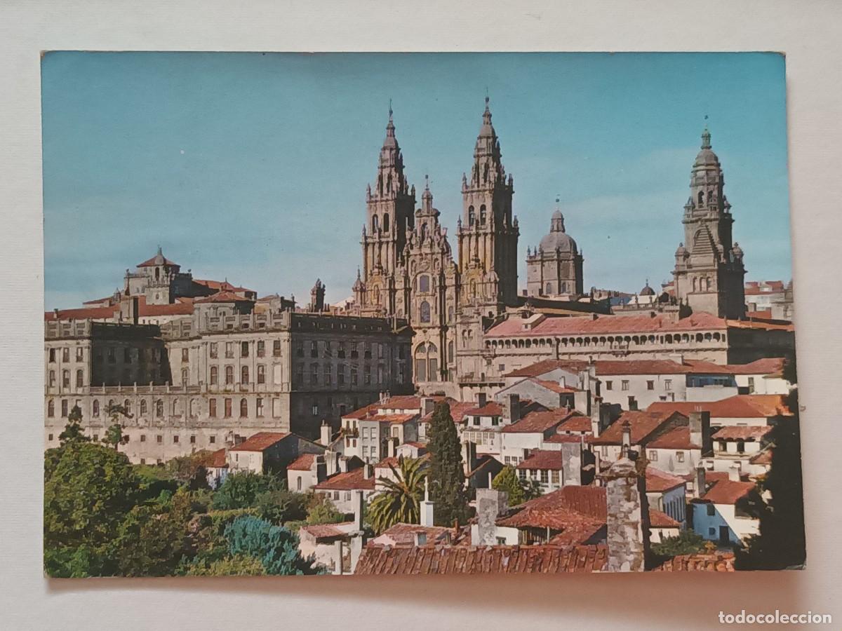Postales: SANTIAGO DE COMPOSTELA (LA CORU&Ntilde;A). LA CATEDRAL DESDE EL PASEO DE LA HERRERIA (1964) - BONITO FRANQU