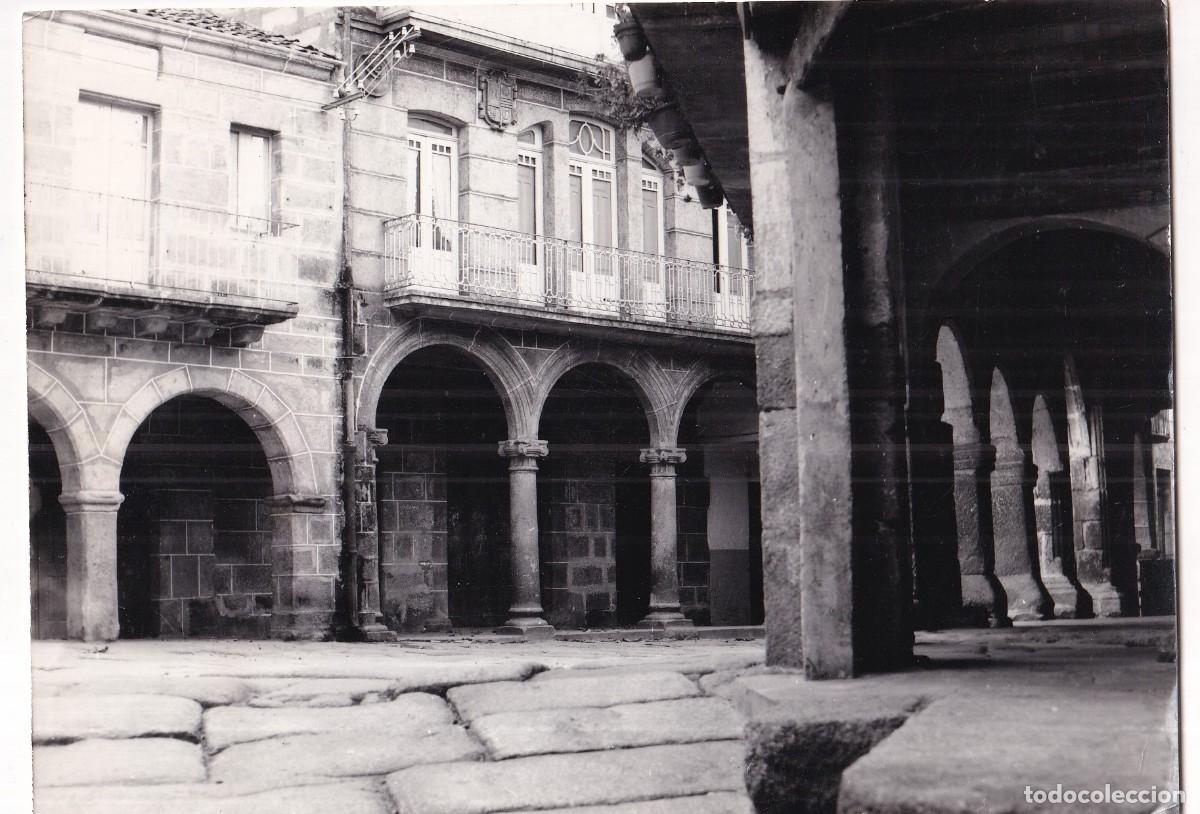 Postais: RIBADAVIA ORENSE BARRIO JUDIO. CIRCULADA EN 1966 NO FIGURA FOT&Oacute;GRAFO NI EDITOR.