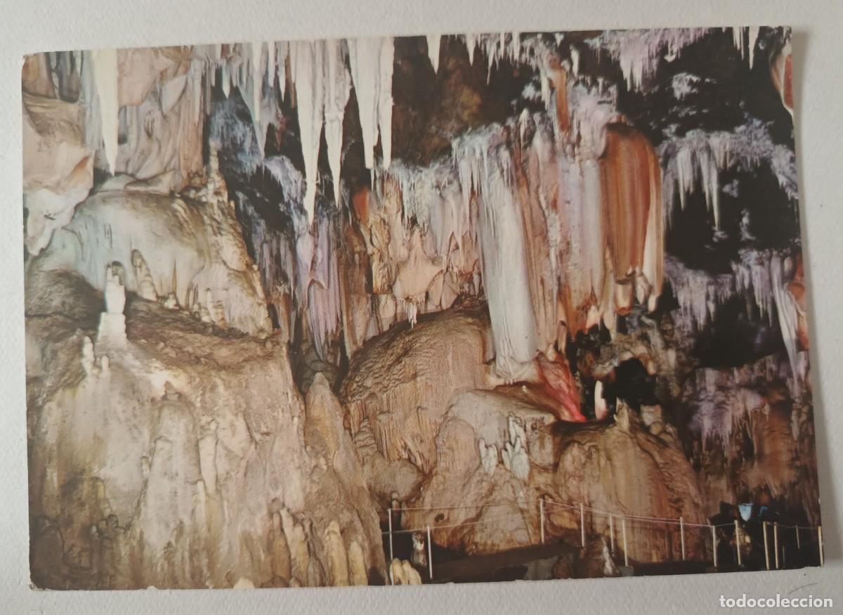 Postales: ARENAS DE SAN PEDRO (AVILA). GRUTA DE EL AGUILA. DIFERENTES FORMAS DE ESTALACTITAS (1966) - FRANQUEO