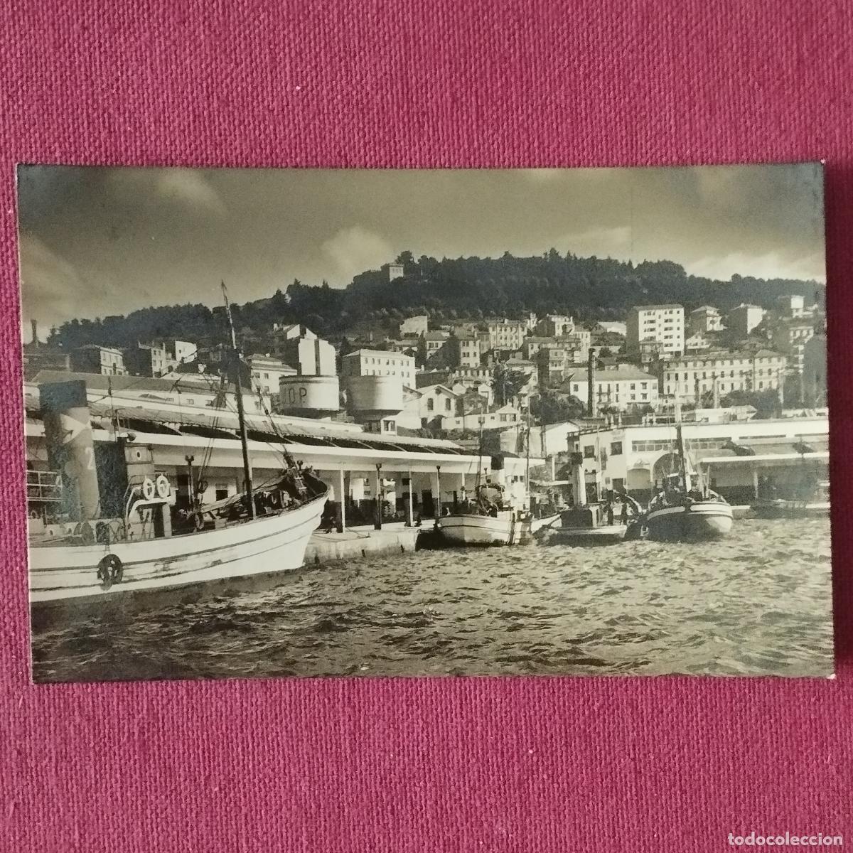Postkarten: VIGO - PUERTO PESQUERO CON EL CASTRO AL FONDO - CIRCULADA