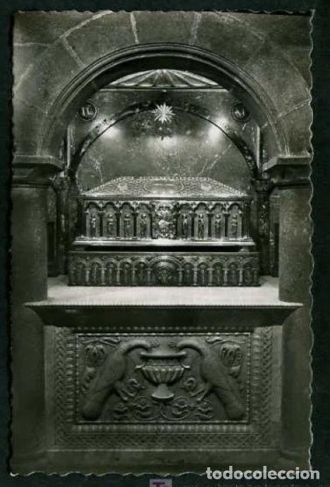 Postcards: Santiago de Compostela. *Catedral. Sepulcro del Ap&oacute;stol Santiago* Ed. G. Garrabella n&ordm; 33. Nueva.