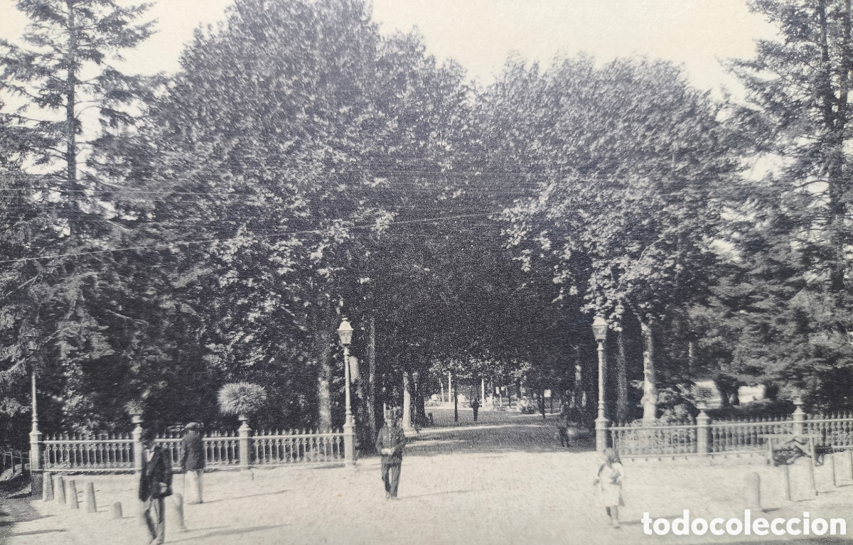 Postcards: SANTIAGO ALAMEDA PARQUE POSTAL ANIMADA FOTOTIPIA A CORU&Ntilde;A C. 1910
