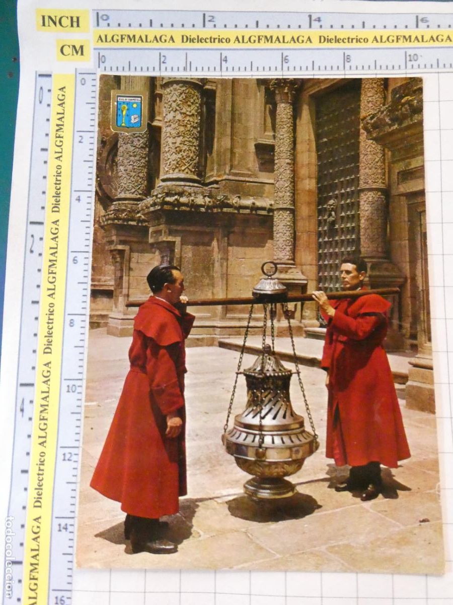 Postales: POSTAL DE LA CORU&Ntilde;A. A&Ntilde;O 1964. SANTIAGO DE COMPOSTELA BOTAFUMEIRO 42 ESCUDO ORO. 779