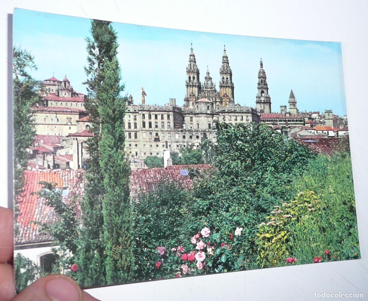 Postales: Postal Santiago de Compostela N&ordm; 116 La Catedral desde el Paseo de la Herradura. Circulada.